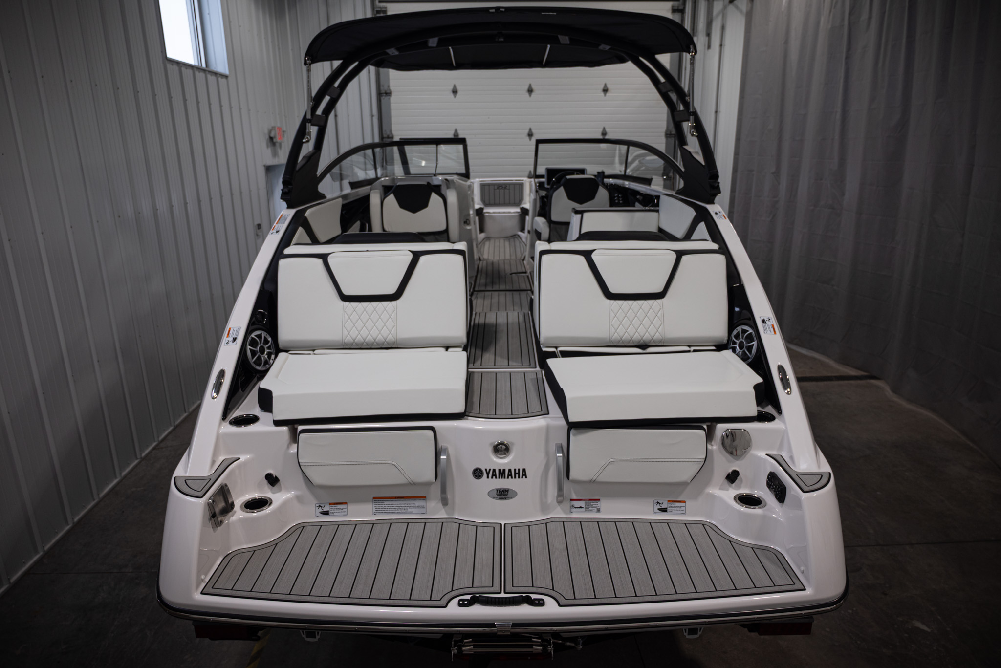 2026 Yamaha Boats 252S BOAT