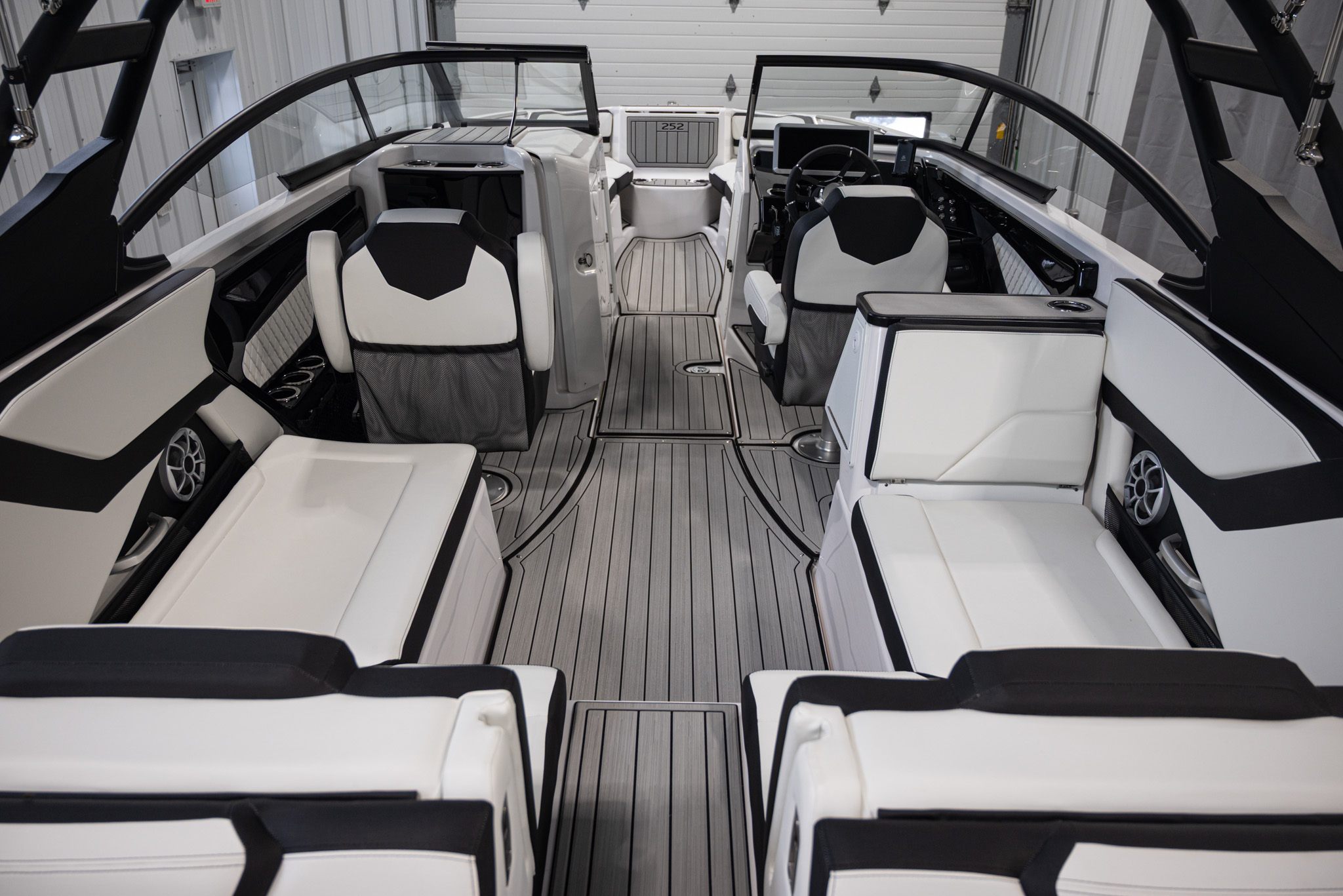2026 Yamaha Boats 252S BOAT