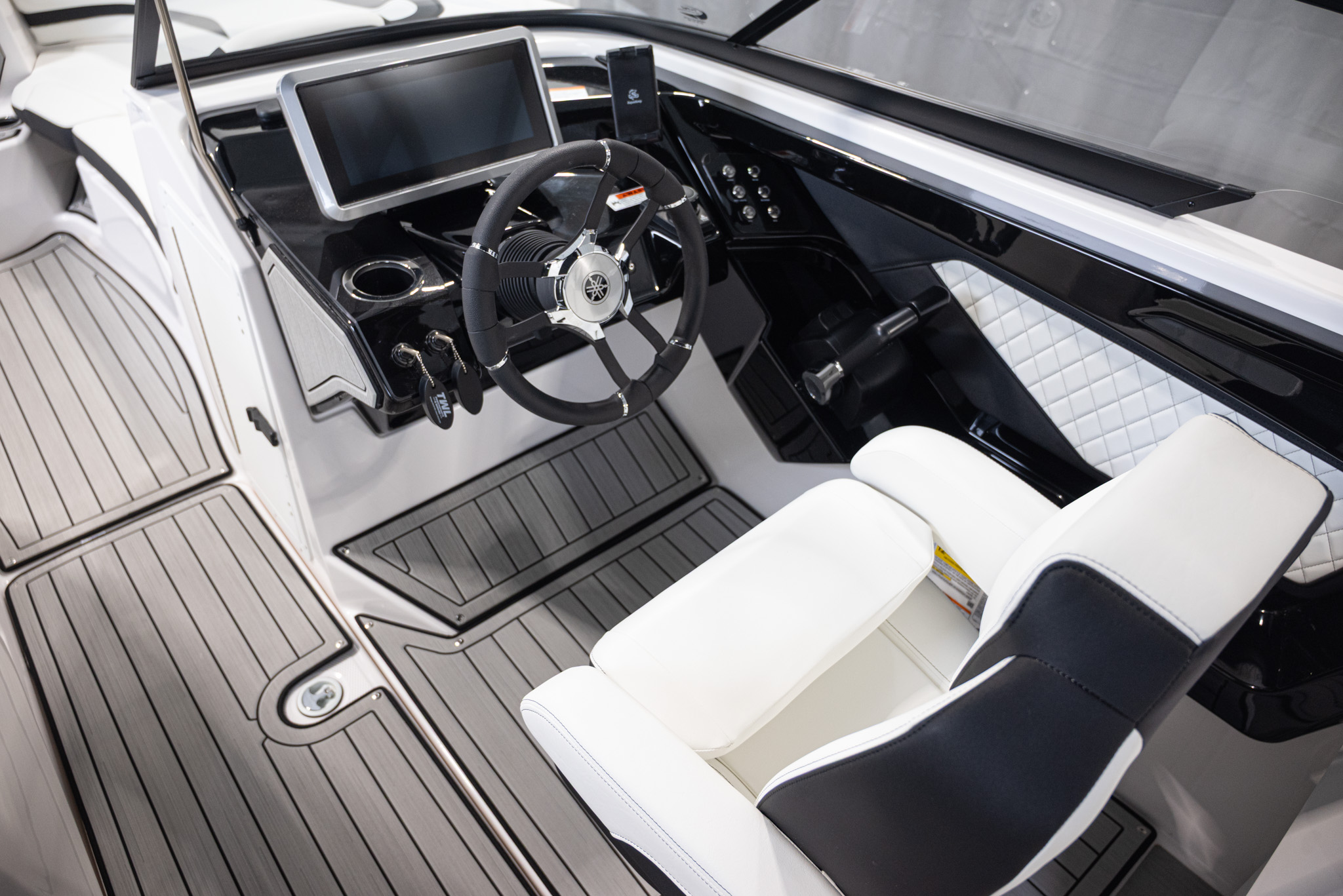 2026 Yamaha Boats 252S BOAT