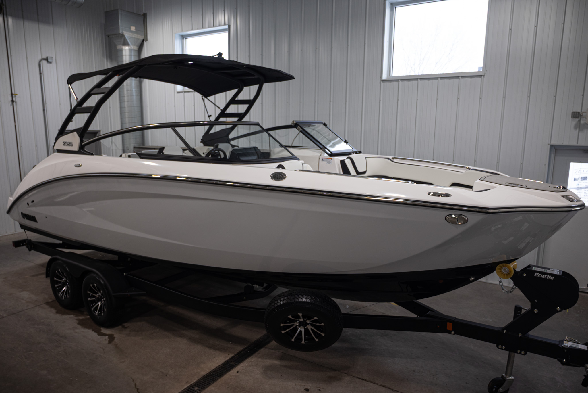 2026 Yamaha Boats 252S BOAT