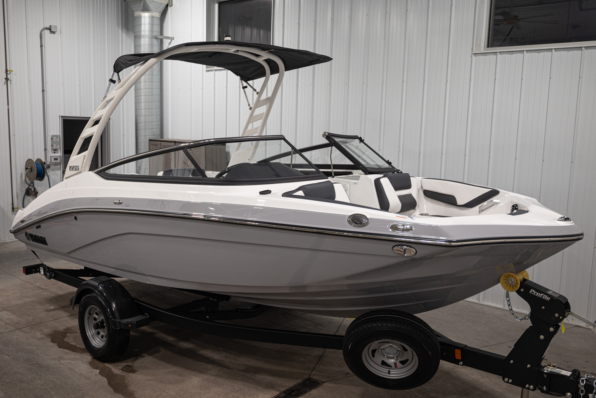 2026 Yamaha Boats 195S BOAT