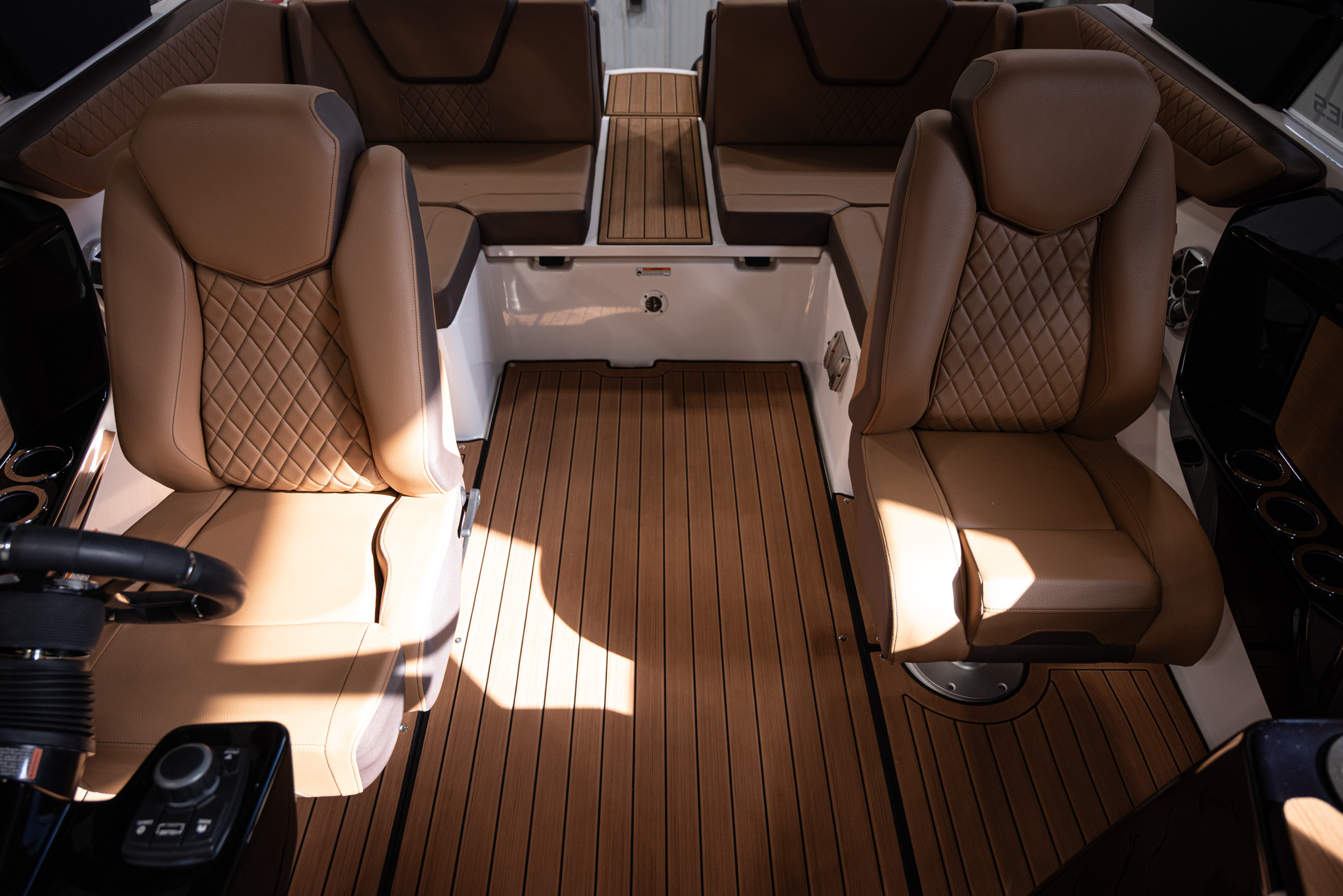 2024 Yamaha Boats 222SE BOAT