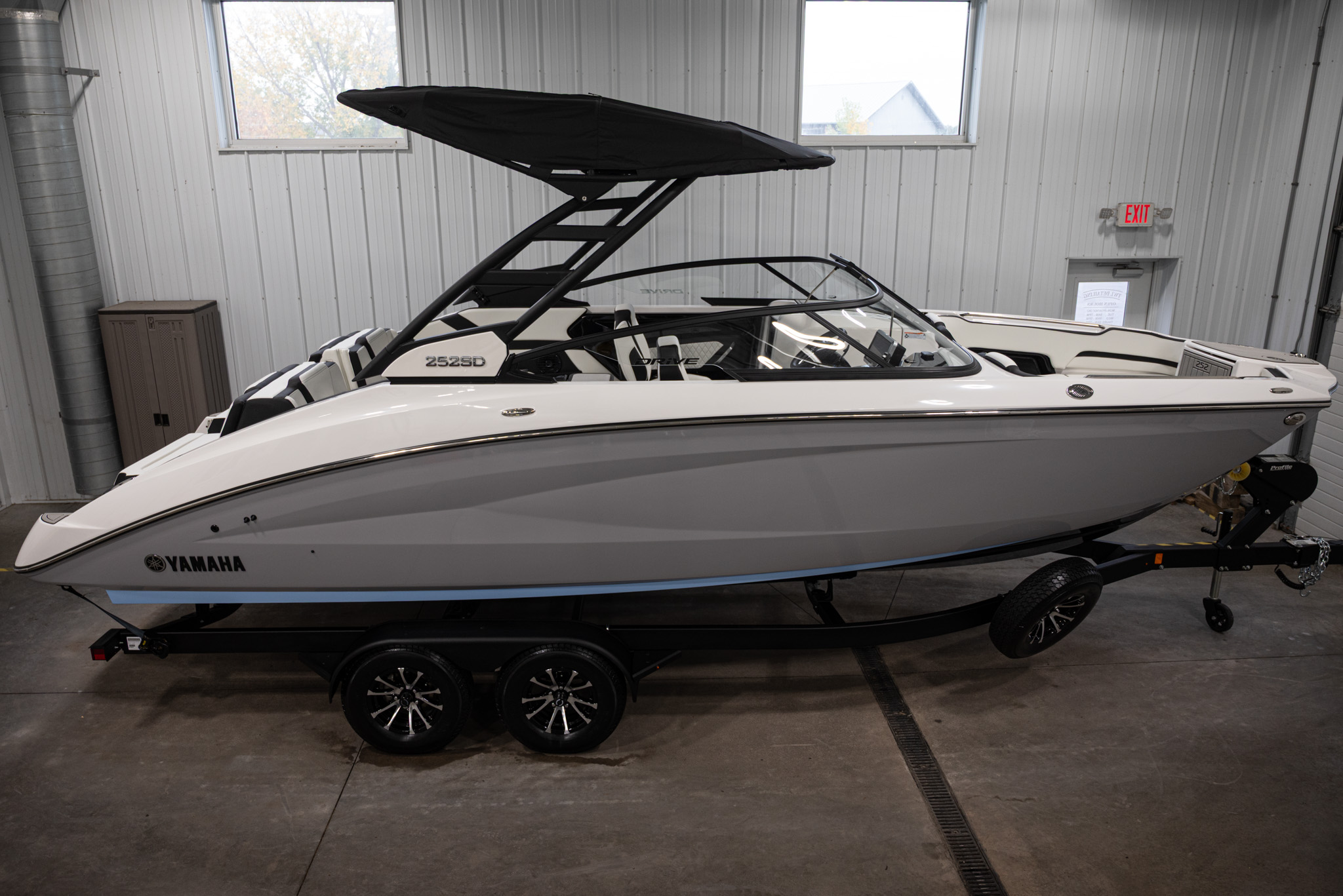 2027 Yamaha Boats 252SD BOAT