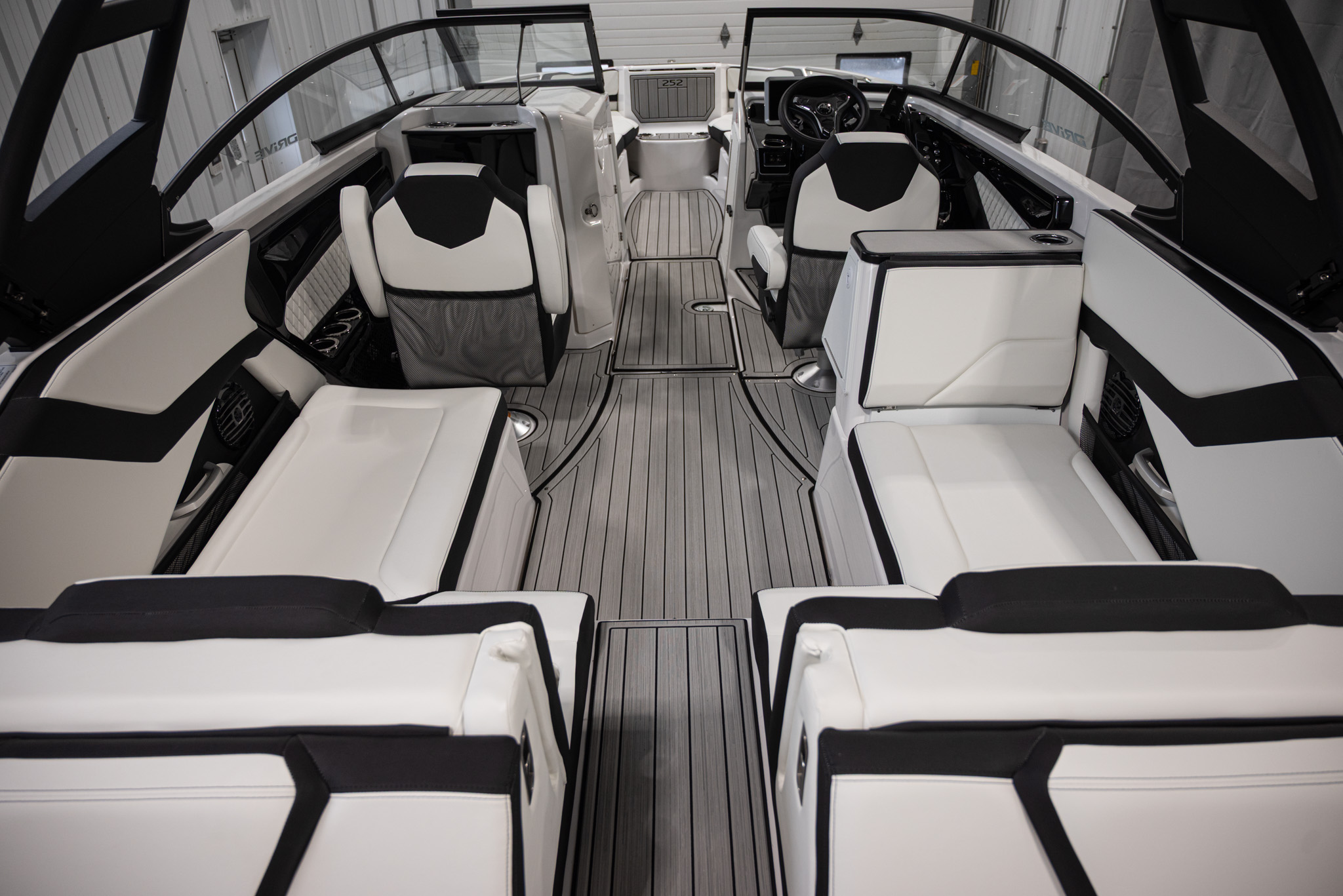 2027 Yamaha Boats 252SD BOAT