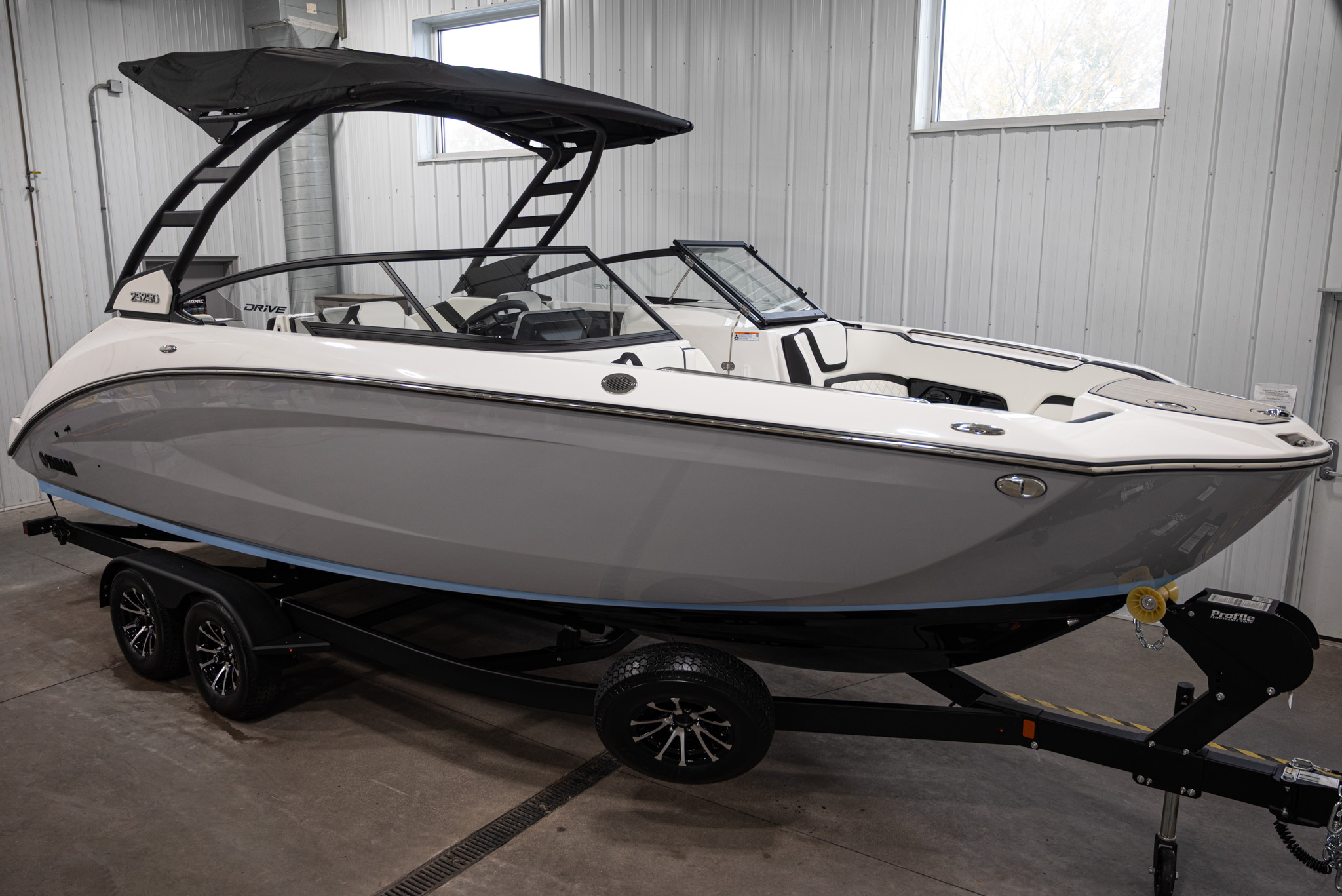 2027 Yamaha Boats 252SD BOAT