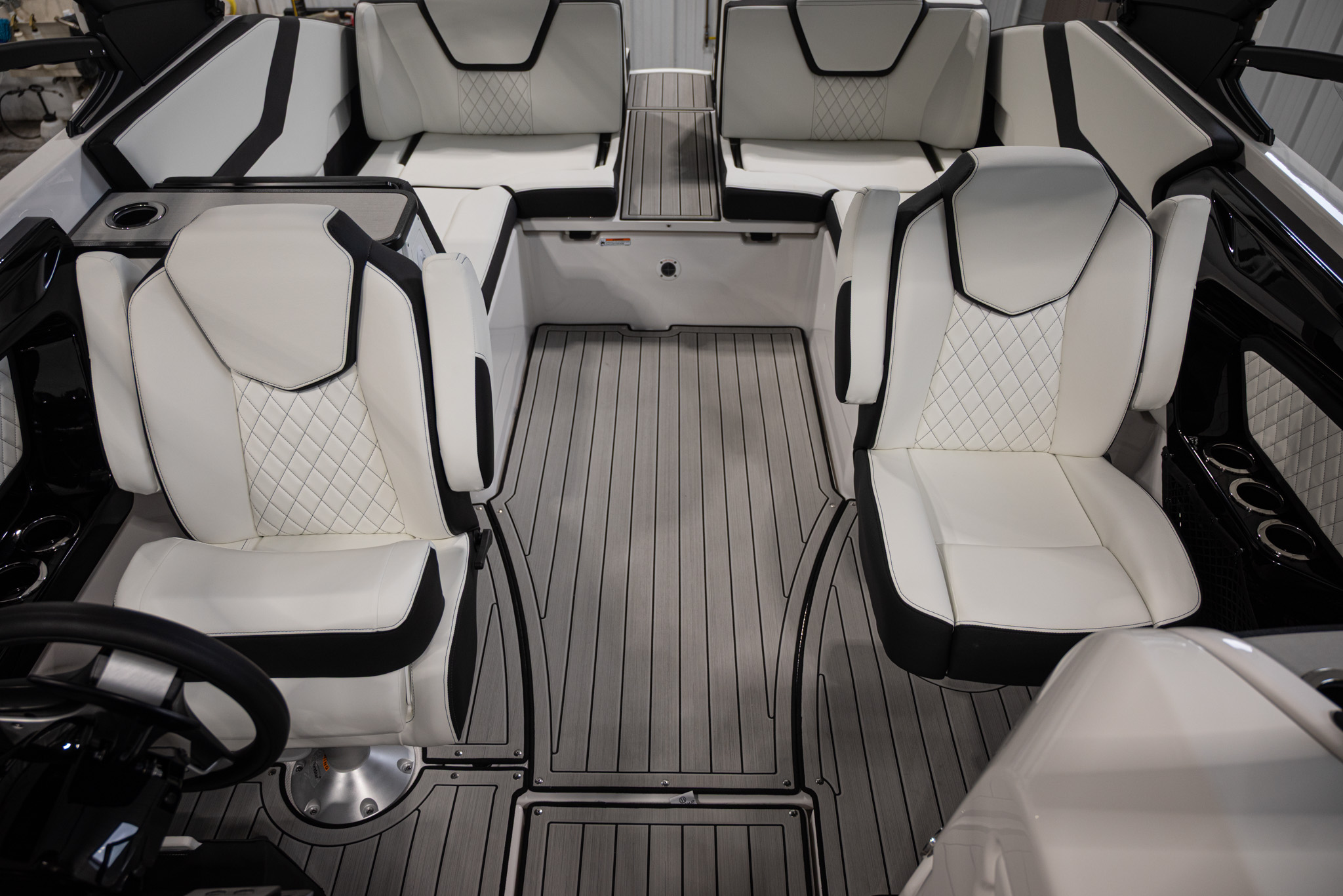 2027 Yamaha Boats 252SD BOAT