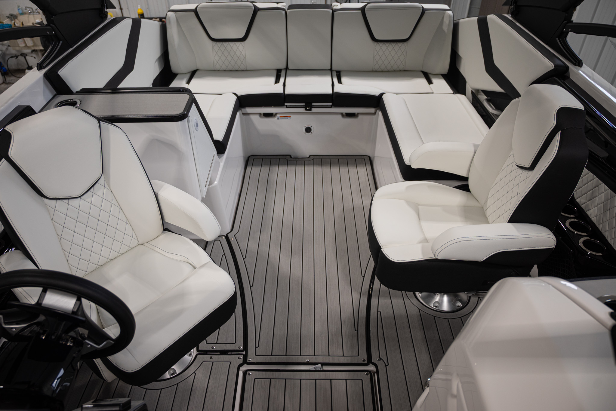 2027 Yamaha Boats 252SD BOAT