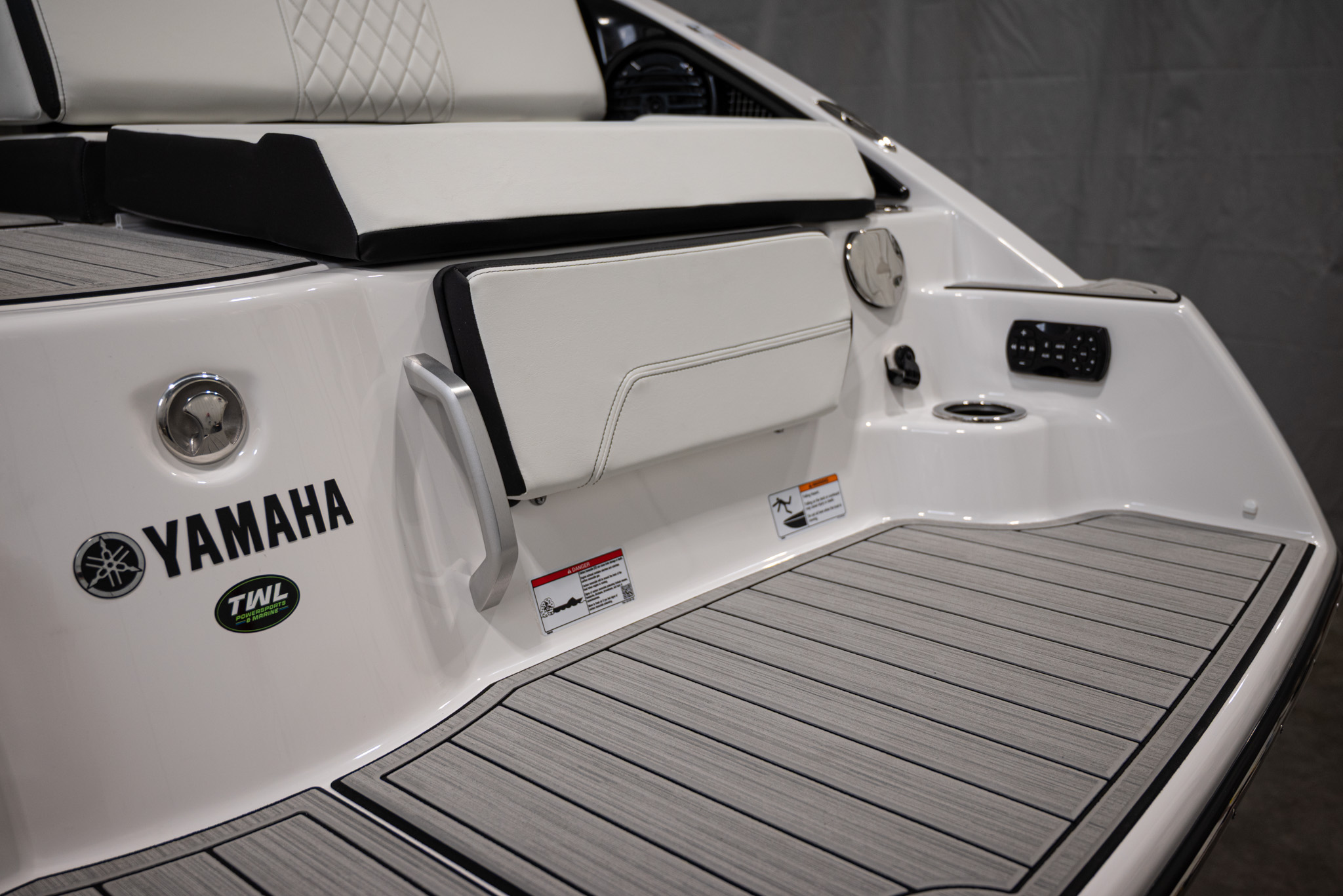 2027 Yamaha Boats 252SD BOAT