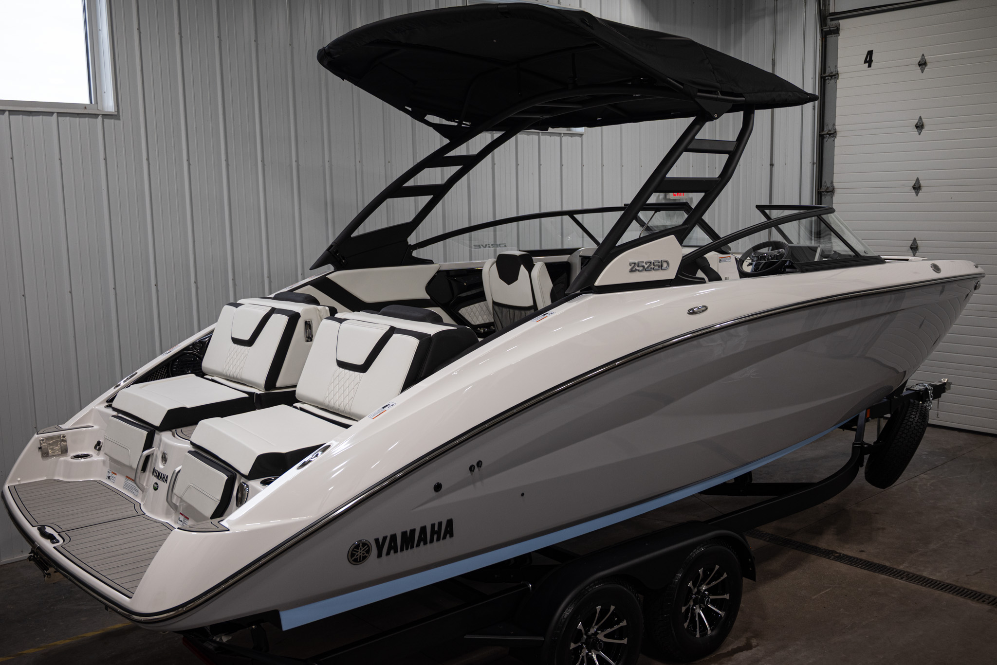 2027 Yamaha Boats 252SD BOAT