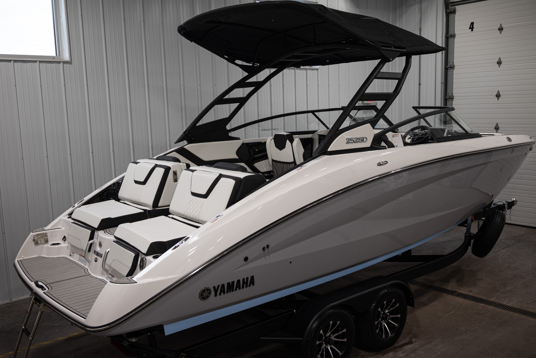 2027 Yamaha Boats 252SD BOAT