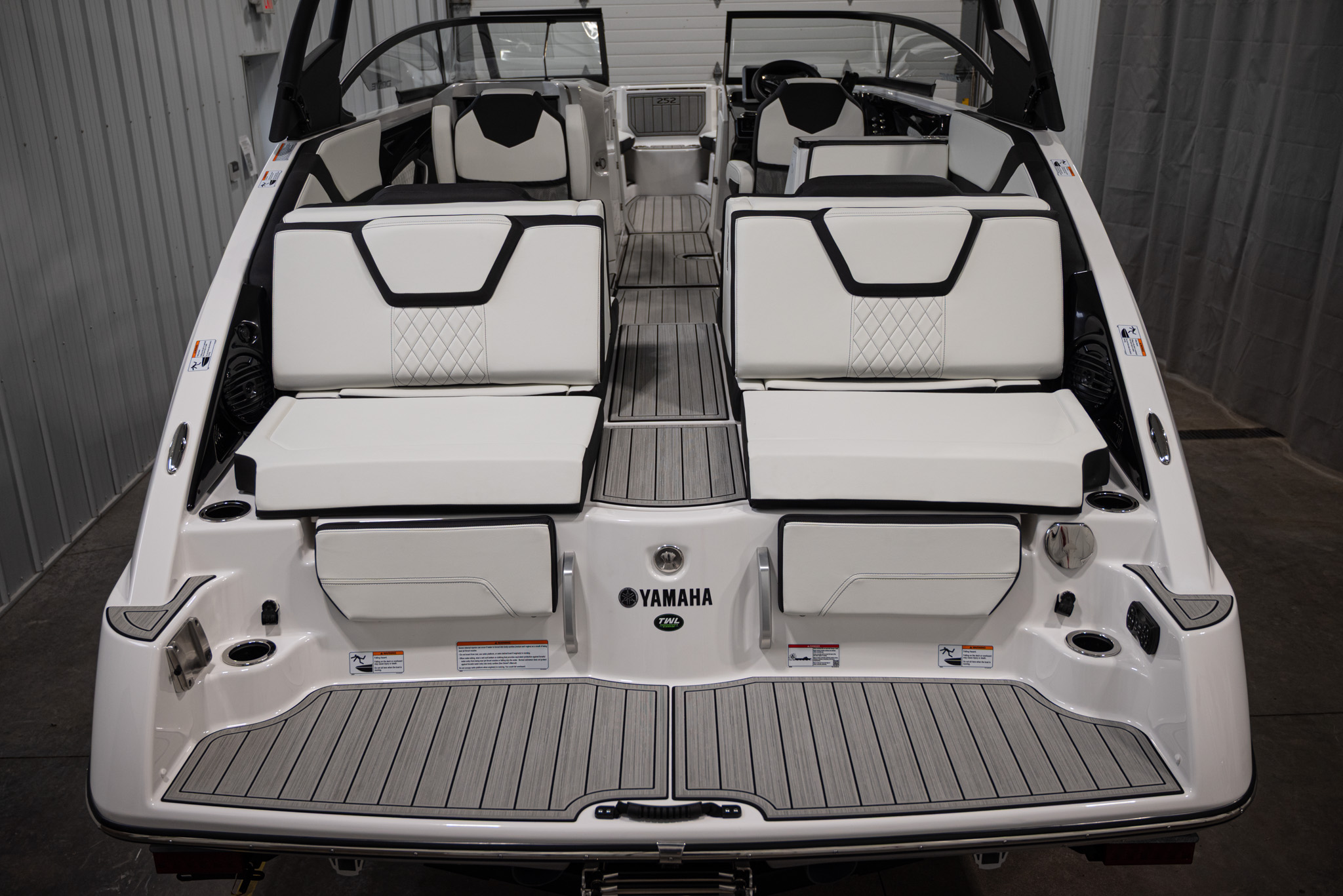 2027 Yamaha Boats 252SD BOAT
